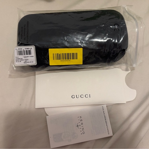 Gucci Oversized Sunglasses - Picture 5 of 5